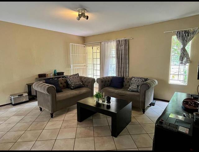 2 BEDROOM PROPERTY TO RENT IN FAERIE GLEN